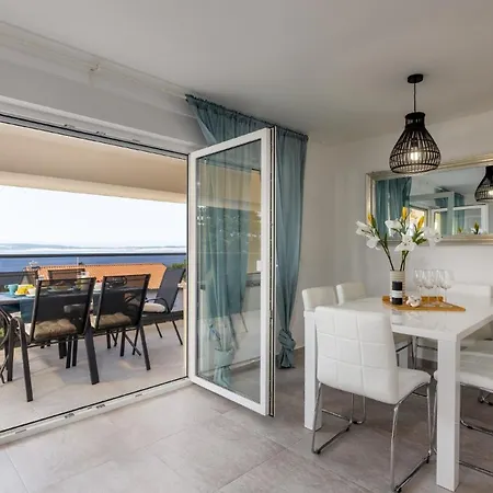 Wunderschoene In Mit Schoener Terrasse Appartamento Crikvenica