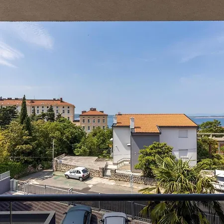 Wunderschoene In Mit Schoener Terrasse *