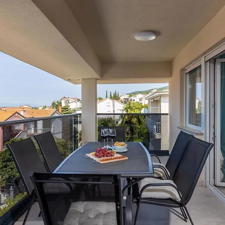 Appartamento Wunderschoene In Mit Schoener Terrasse